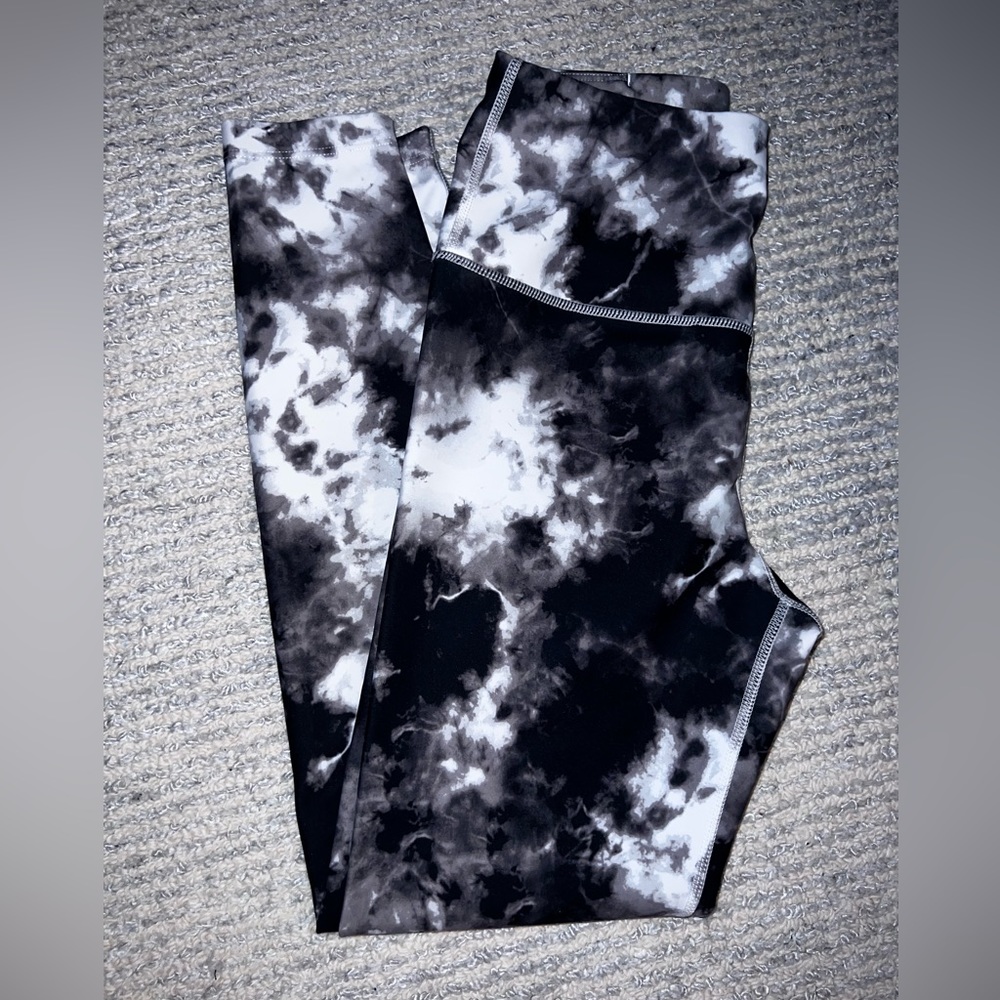 Bloomingdale’s Aqua Tie Dye Soft Athletic Leggings